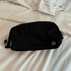 Lululemon Everywhere Belt Bag